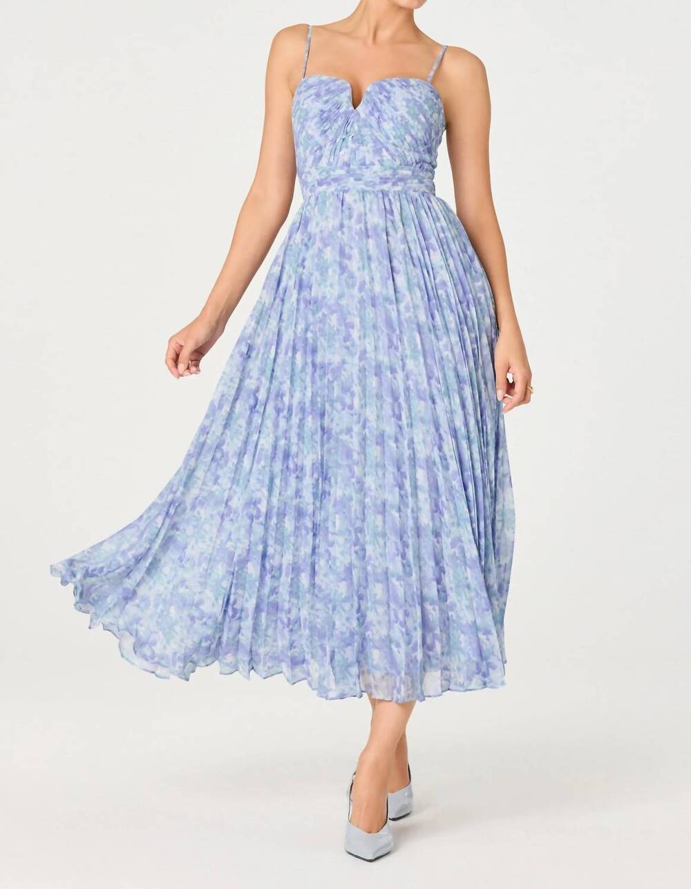 NEW ASTR bayley pleated maxi dress in blue floral